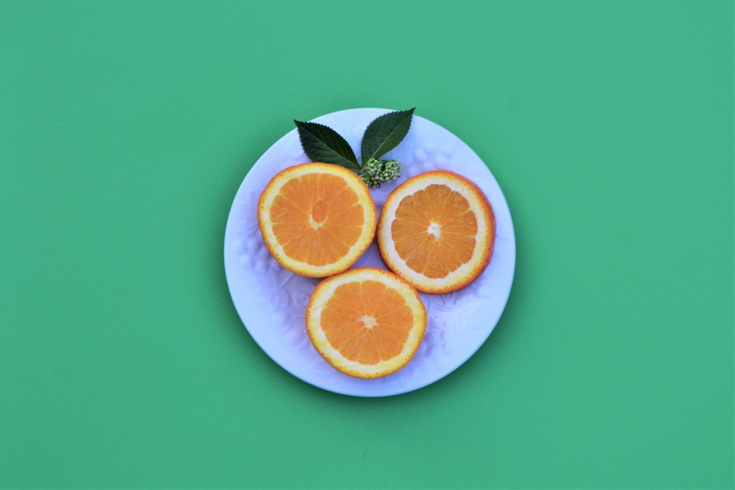 pomarańcza zawiera 60mg witaminy C