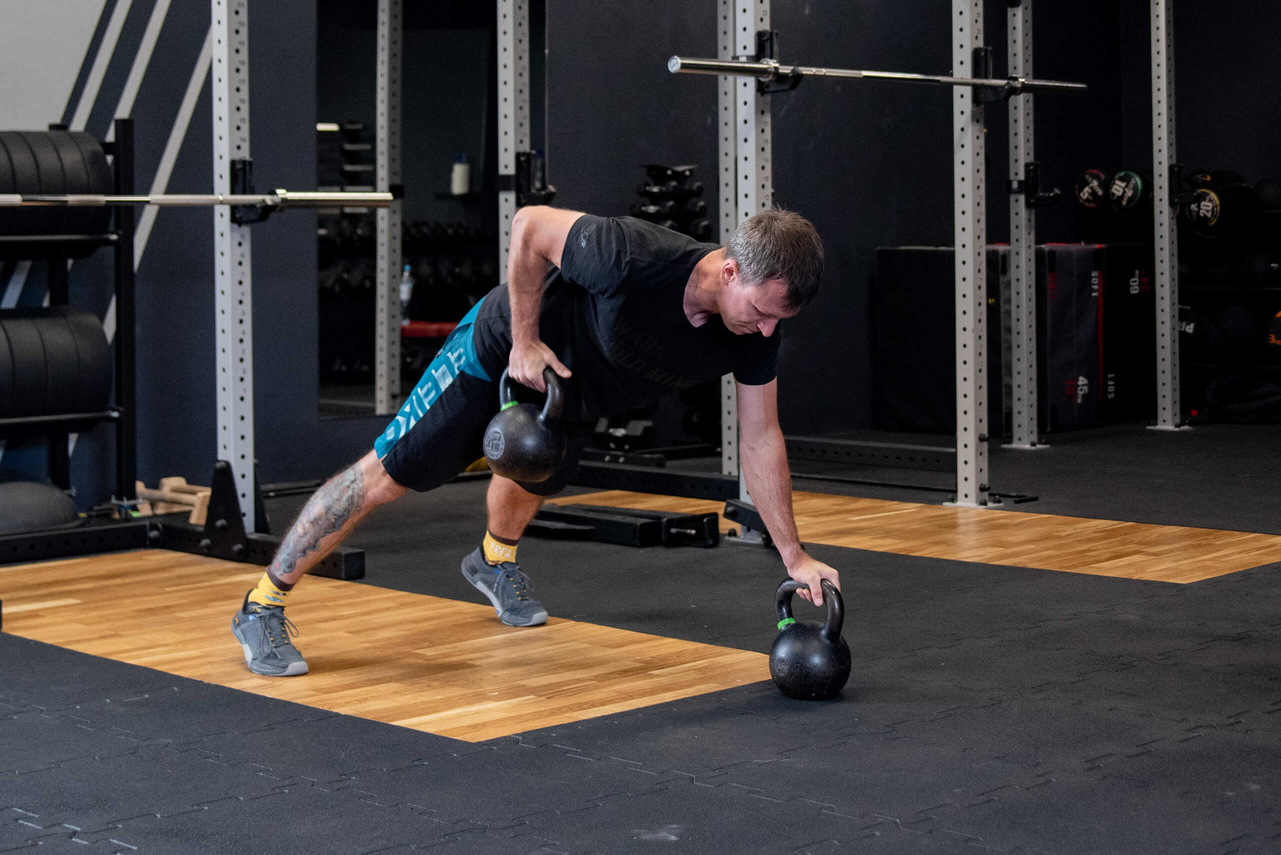 ćwiczenia unilateralne - renegade row