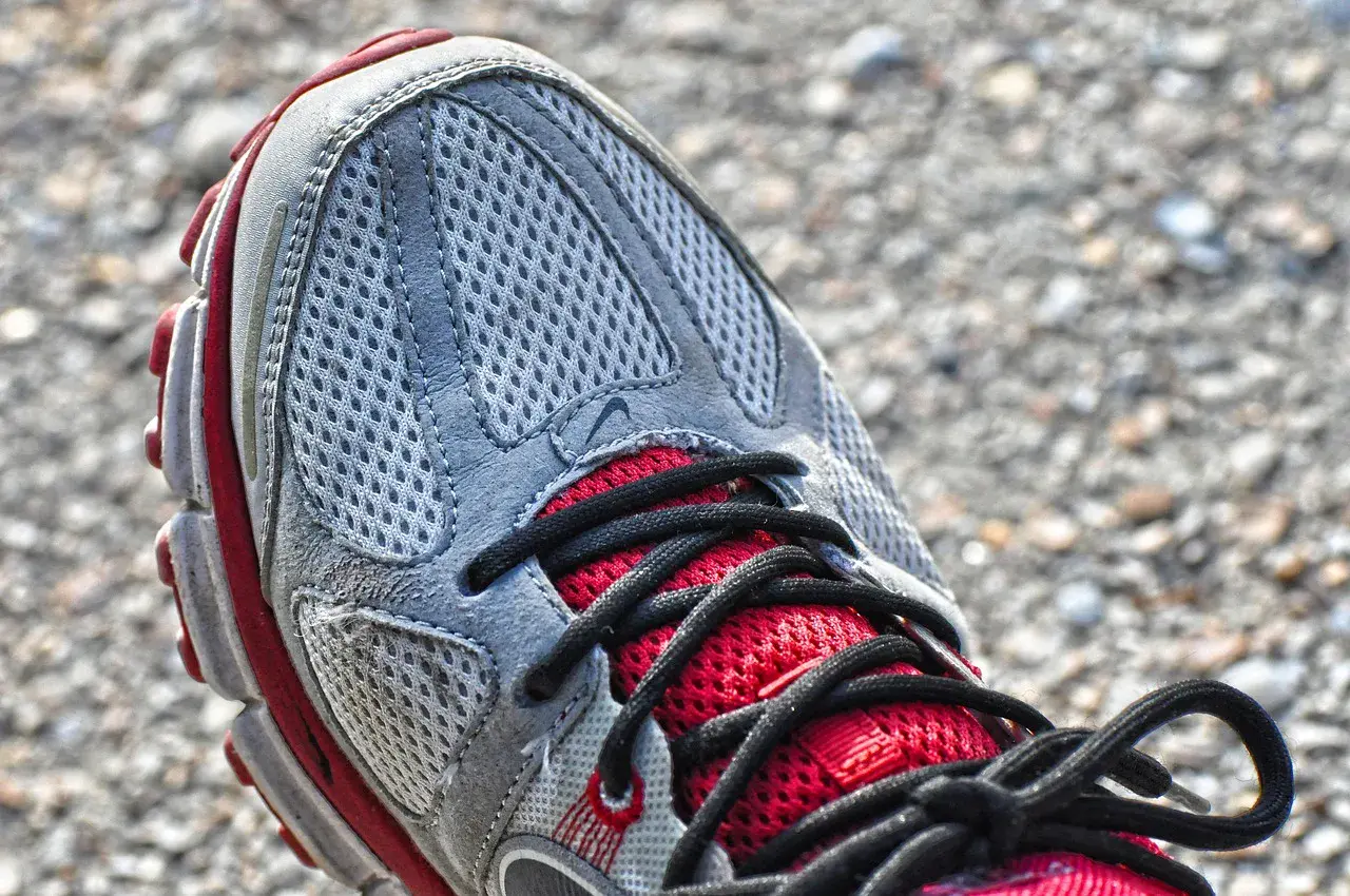 Buty do biegania dla początkujących - siateczkowa cholewka mesh